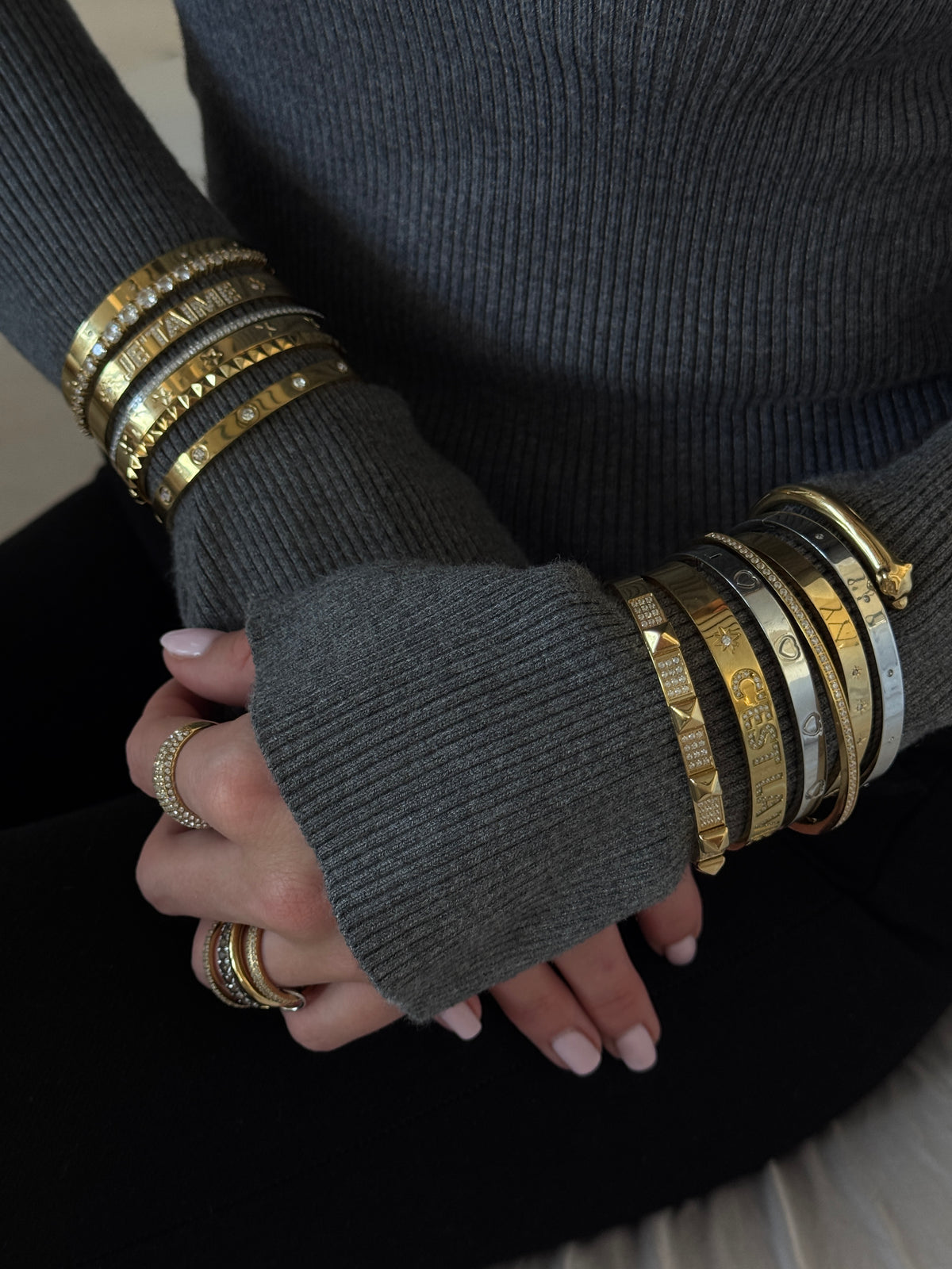 BIG DOT BANGLE CRYSTAL