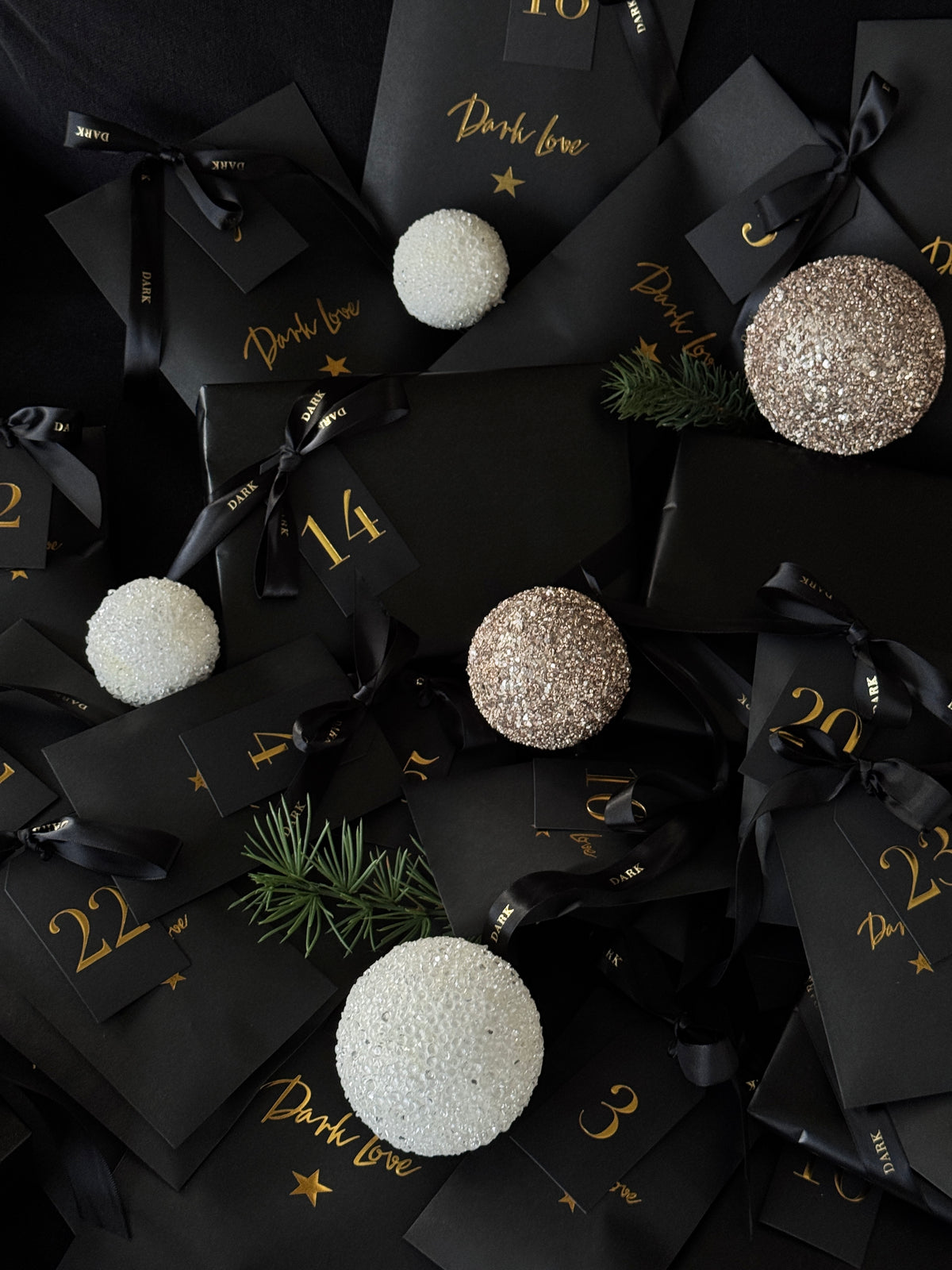 DARK ADVENT CALENDAR 2026 PACKAGE 1