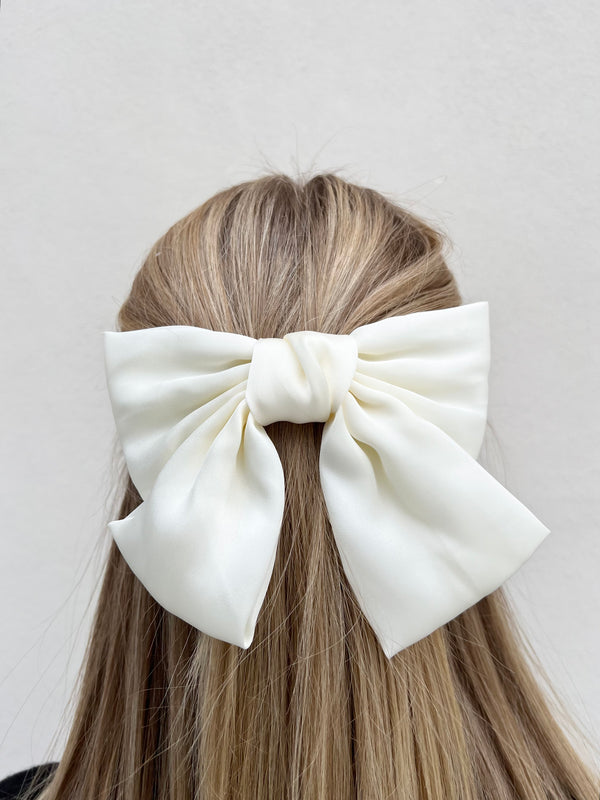 SOFT SATIN BOW HAIR CLIP VANILLA