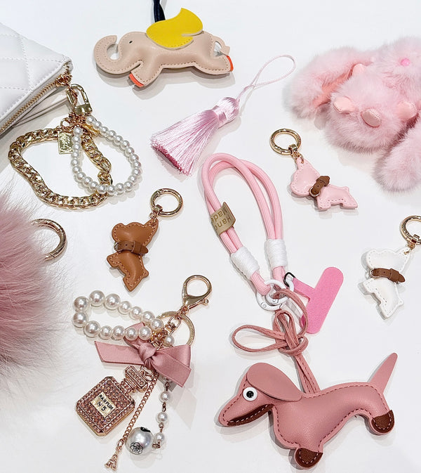 DACHS BAG CHARM W/EXTRA STRAP PALE ROSE
