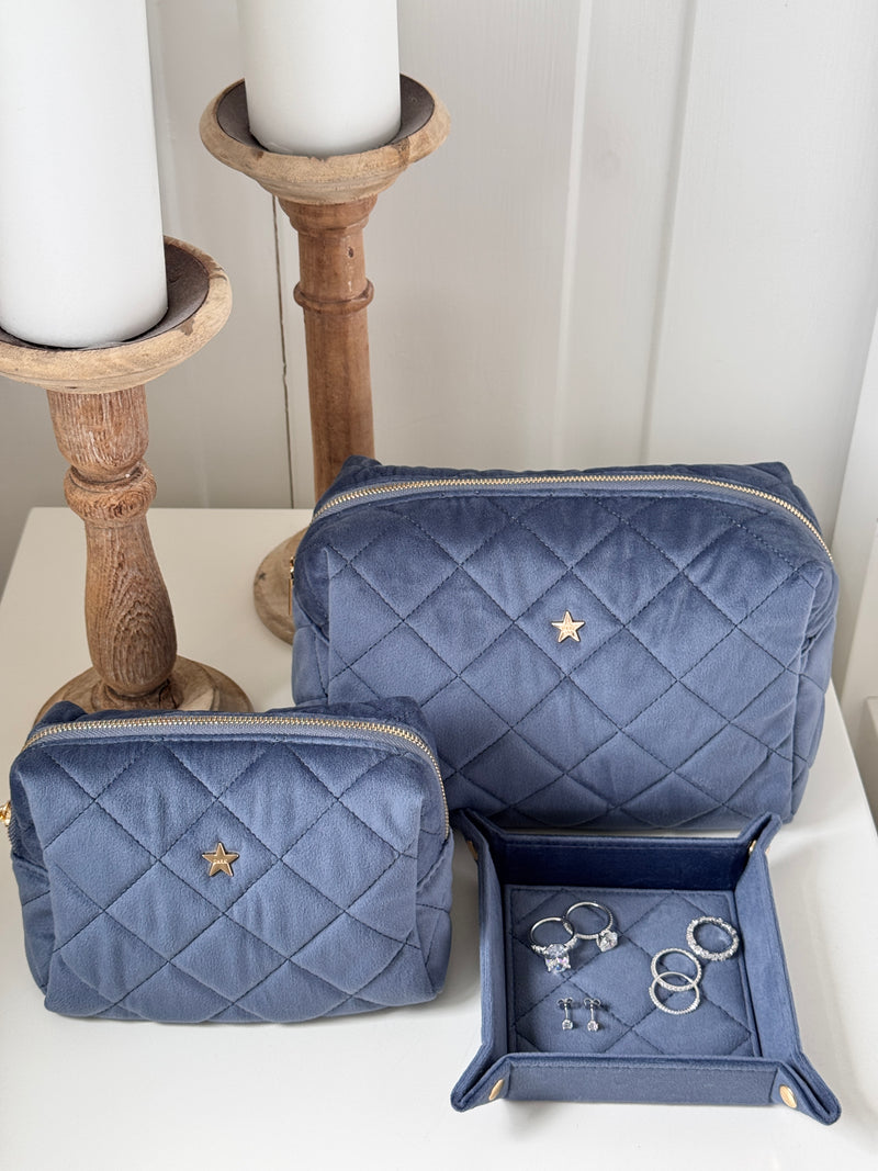 VELVET SQUARE QUILTED MAKE-UP POUCH SMALL GRISALLE BLUE