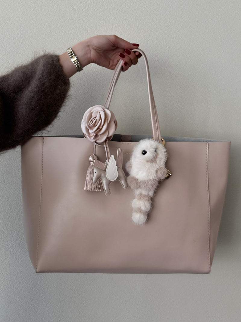 RACCOON BAG CHARM SAND W/OFF WHITE