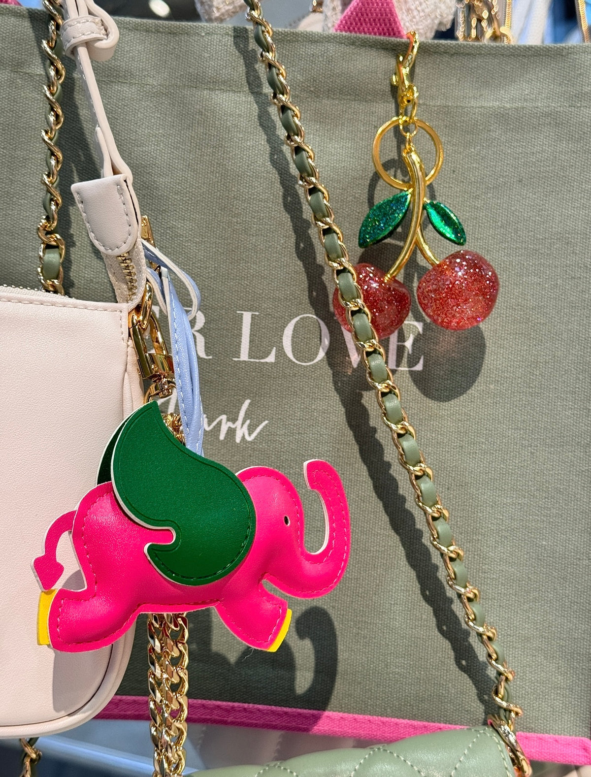 ELEPHANT BAG CHARM PINK