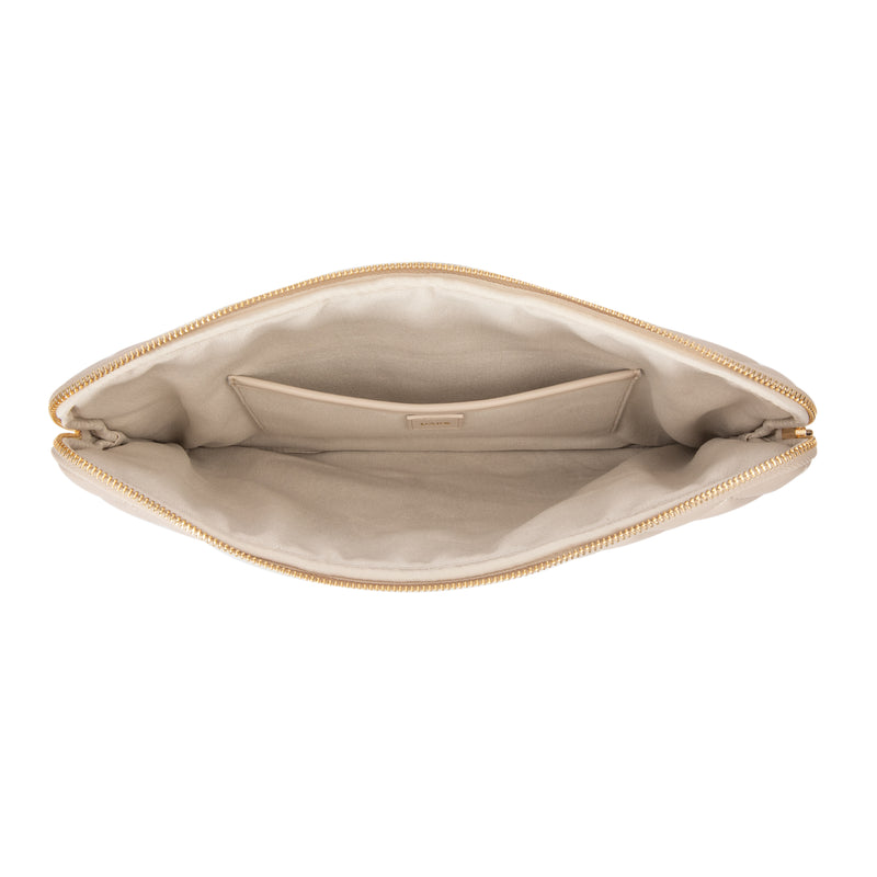 LEATHER QUILTED MAC COVER SAND