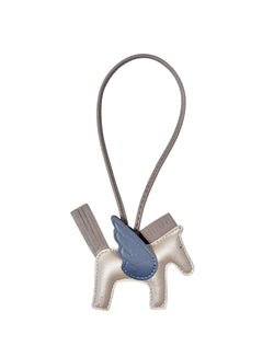 PONY BAG CHARM SPARKLED SAND W/GRISALLE BLUE & WARM TAUPE