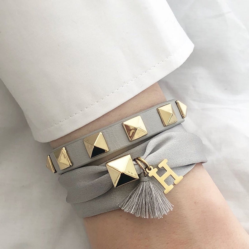 LEATHER STUD BRACELET LIGHT GREY