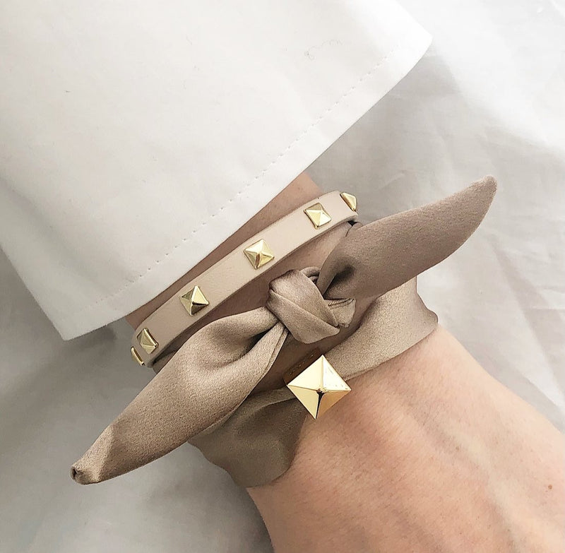 LEATHER STUD BRACELET MINI SAND