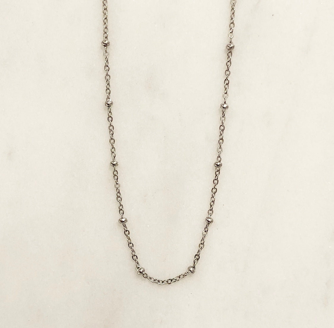 DOT CHAIN NECKLACE SILVER 55 CM