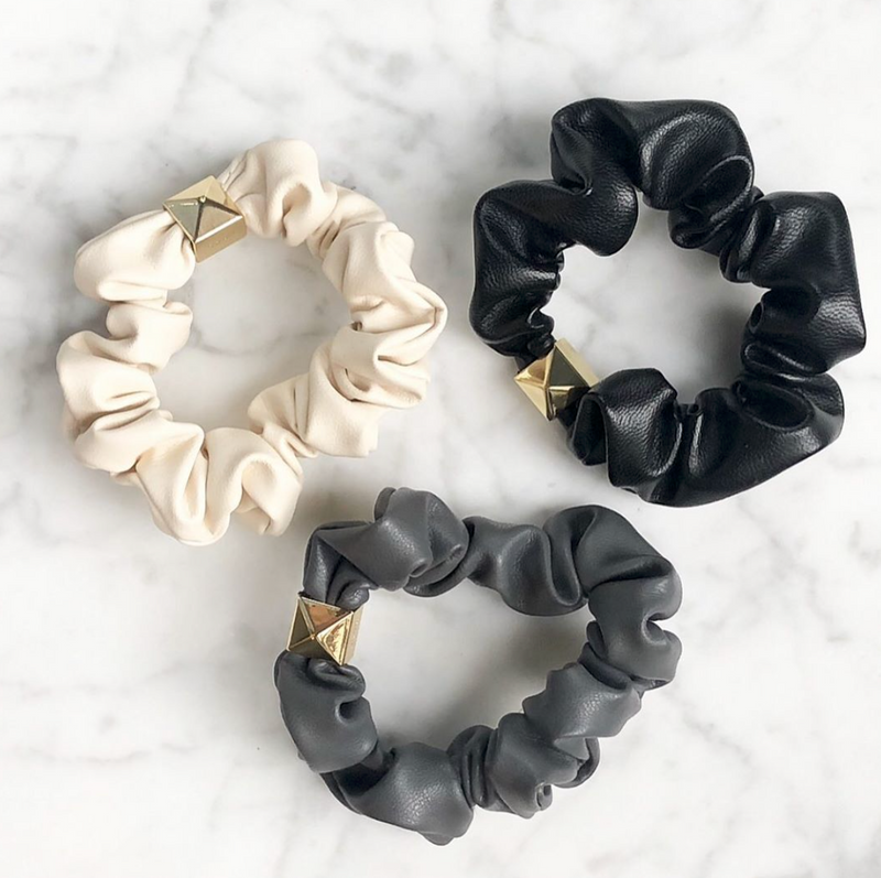 LEATHER MINI SCRUNCHIE DARK GREY